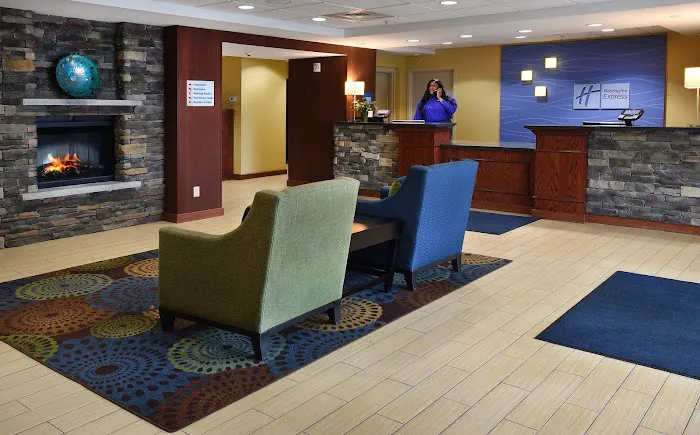 Holiday Inn Express & Suites Milford by IHG 4