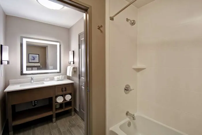 Homewood Suites by Hilton Orange New Haven 4