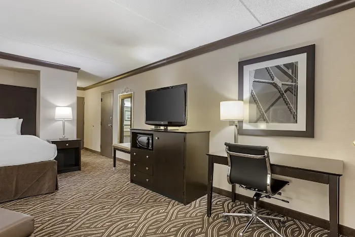 Best Western Plus Kingston Hotel and Conference Center 4