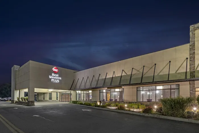 Best Western Plus Kingston Hotel and Conference Center 4