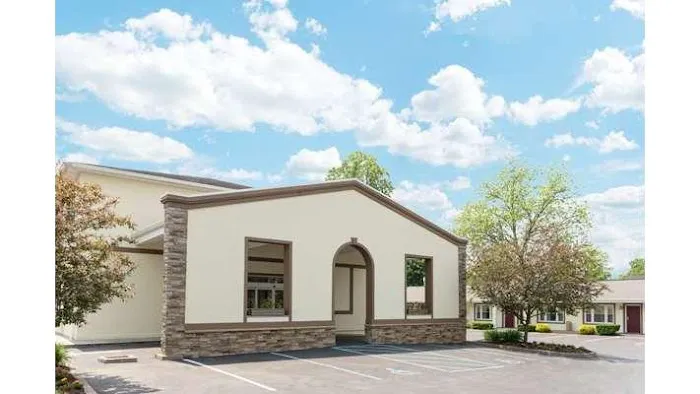 Days Inn by Wyndham Poughkeepsie 4