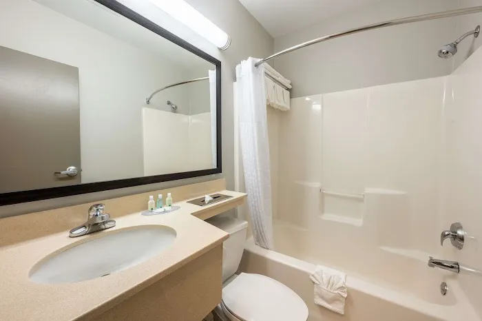 Rodeway Inn Poughkeepsie 4