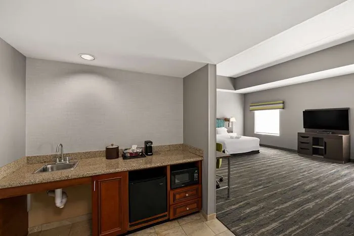 Hampton Inn & Suites Poughkeepsie 4
