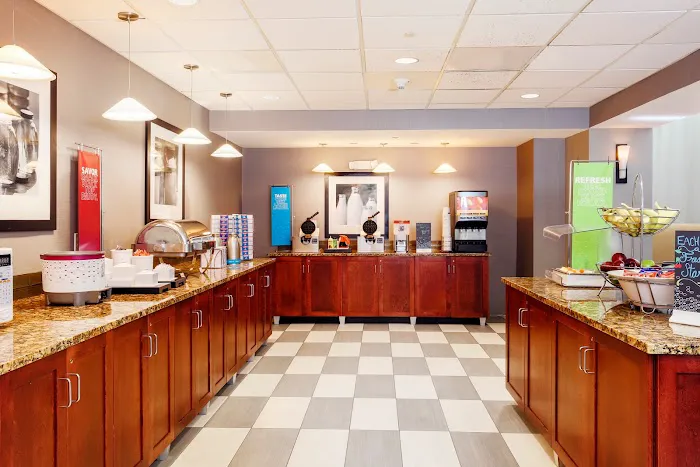 Hampton Inn & Suites Poughkeepsie 4