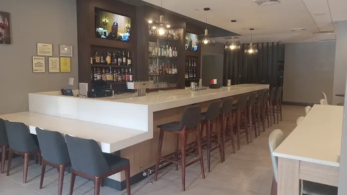 Holiday Inn Poughkeepsie, an IHG Hotel 4