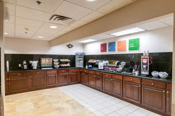 Comfort Inn & Suites 4