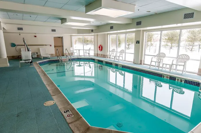 Comfort Inn & Suites 4