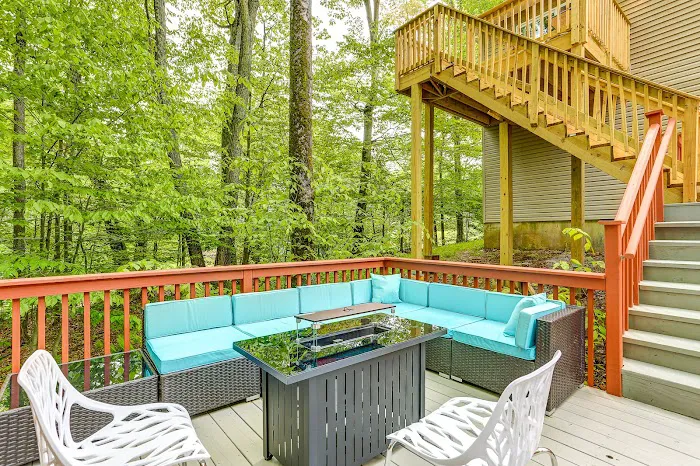 Creek Front Pocono Mountain Getaway in Tobyhanna PA, w. Gameroom & Sauna 4