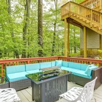 Creek Front Pocono Mountain Getaway in Tobyhanna PA, w. Gameroom & Sauna ico