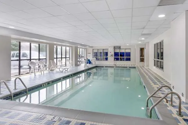 Comfort Inn & Suites Voorhees/Mt. Laurel 5