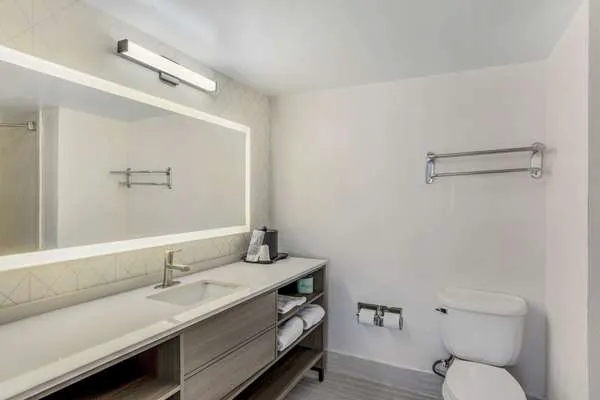 Comfort Inn & Suites Voorhees/Mt. Laurel 5