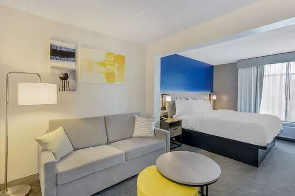 Comfort Inn & Suites Voorhees/Mt. Laurel 5