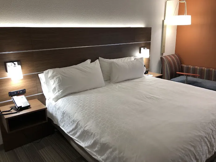 Holiday Inn Express Voorhees - Mt. Laurel, an IHG Hotel 5
