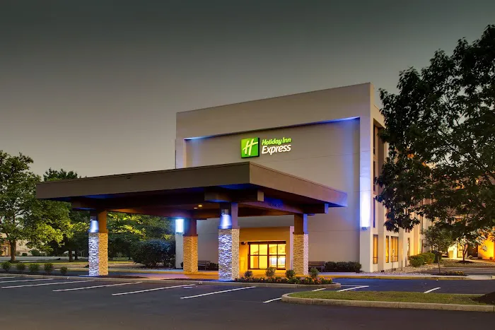 Holiday Inn Express Voorhees - Mt. Laurel, an IHG Hotel 5