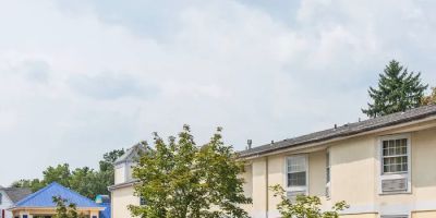 Greenwoods Inn & Suites