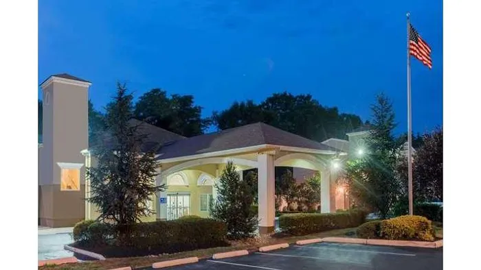 Days Inn & Suites by Wyndham Cherry Hill - Philadelphia 5