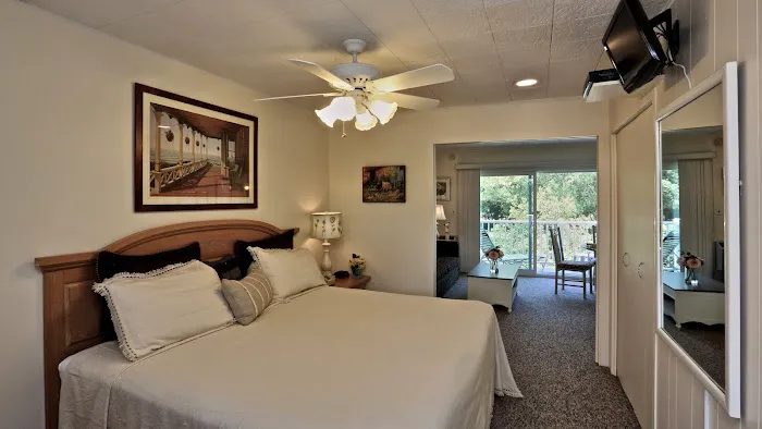 East Hampton House Resort 4