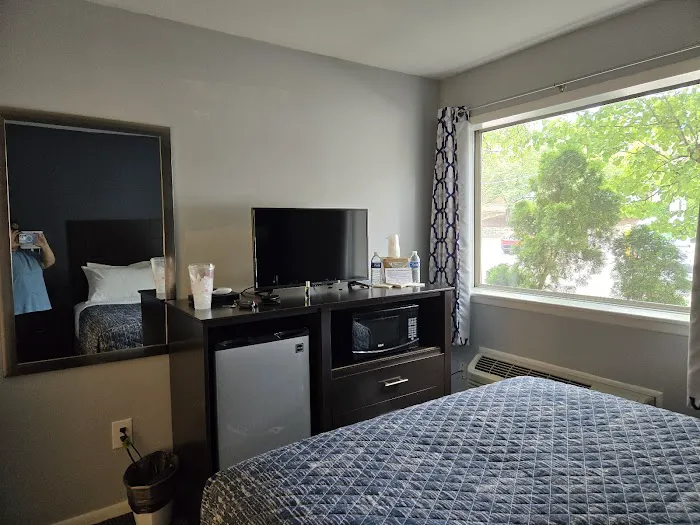 Mainstay Inn 4