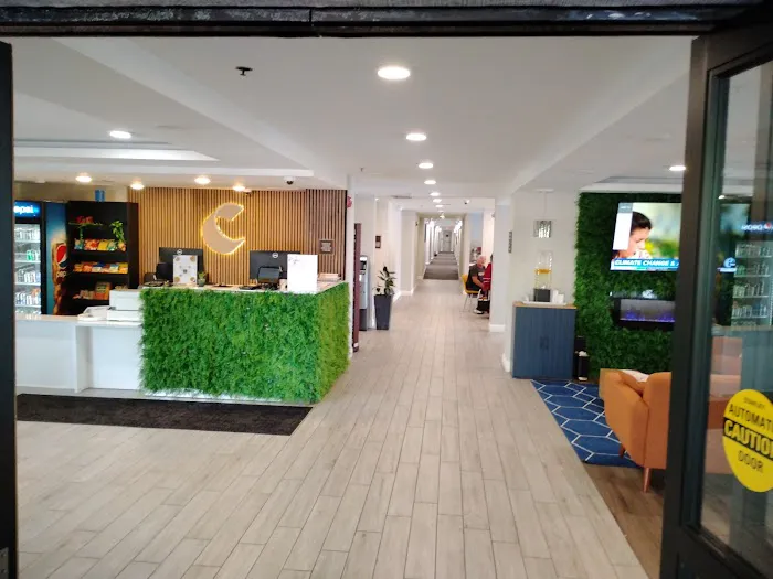 Comfort Inn & Suites 4