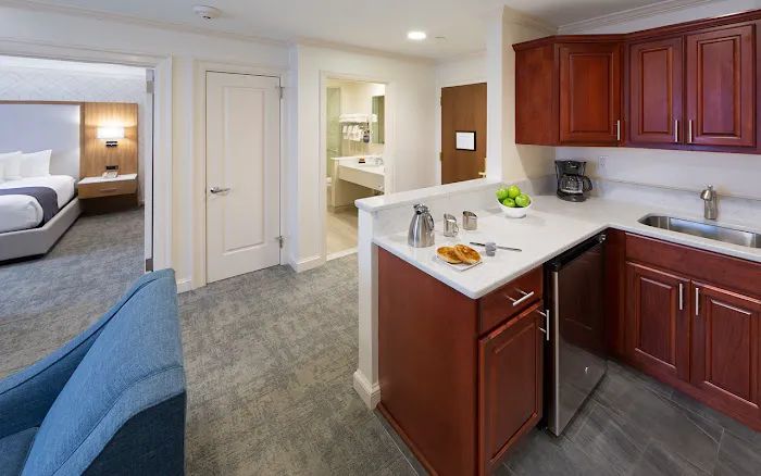 The Radnor Hotel 4