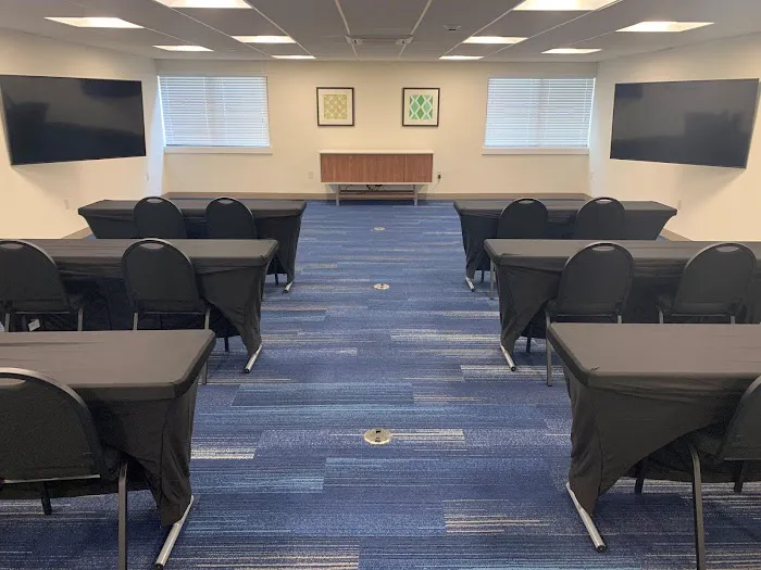 Holiday Inn Express & Suites Philadelphia - King of Prussia by IHG 4