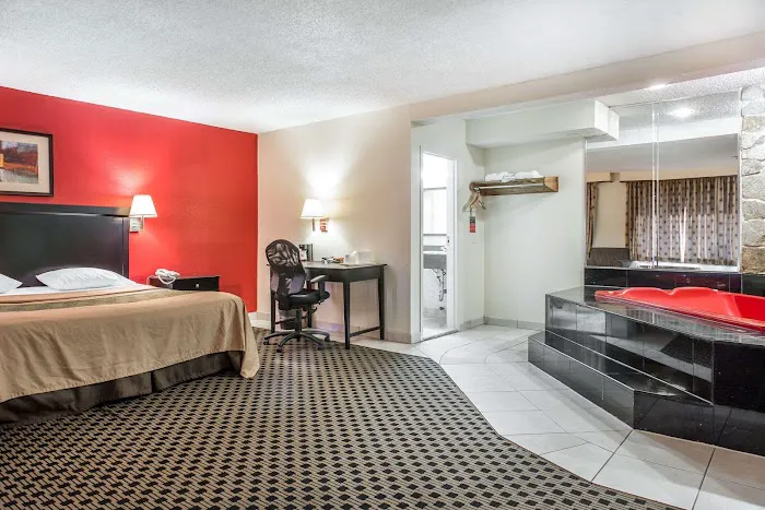 Econo Lodge 4