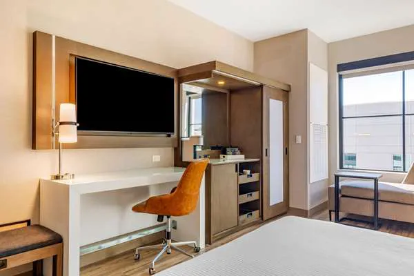 Cambria Hotel New Haven University Area 5