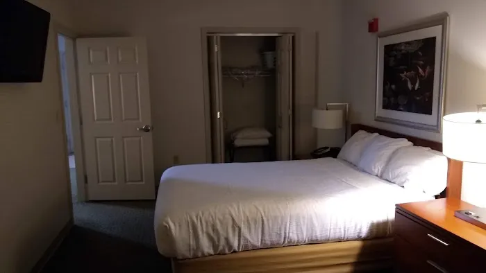 The Suites at Yale - New Haven 5