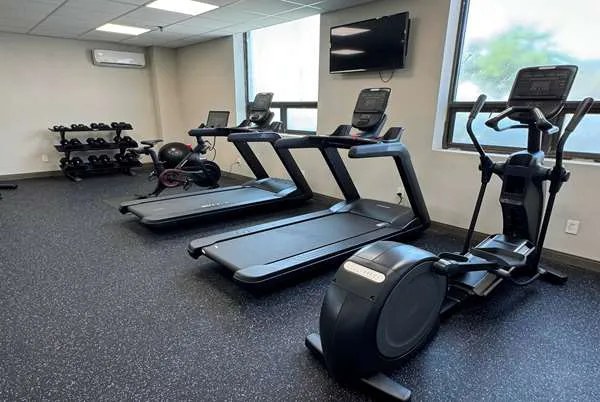 La Quinta Inn & Suites by Wyndham New Haven 5