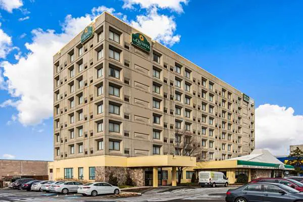 La Quinta Inn & Suites by Wyndham New Haven 5