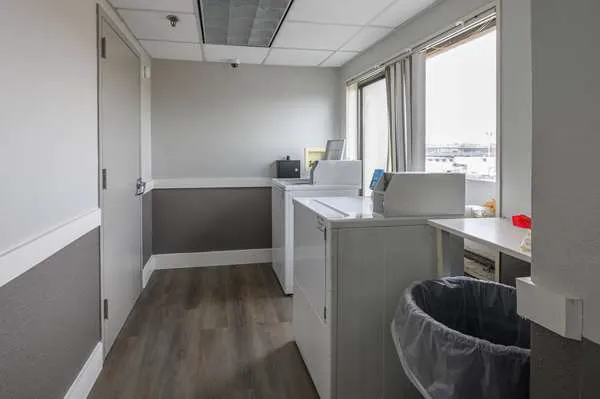 La Quinta Inn & Suites by Wyndham New Haven 5