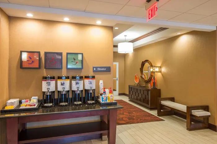 Hampton Inn Kingston 4