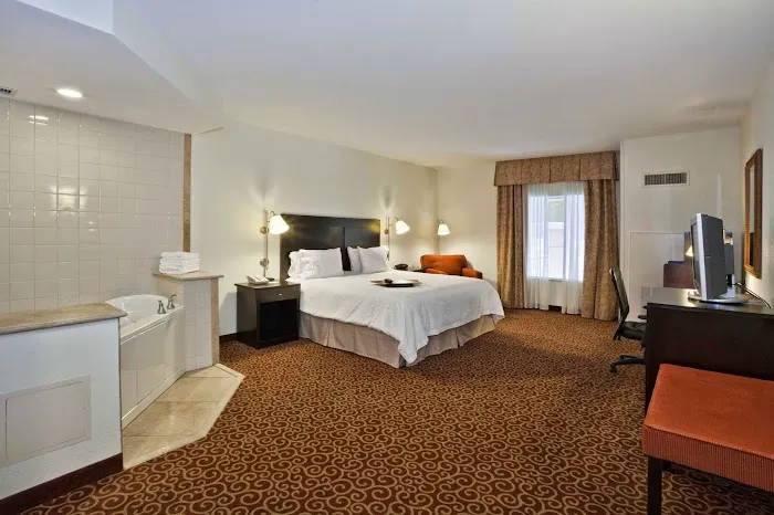 Hampton Inn Kingston 4