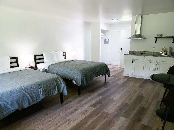 Lagrange Inn & Extended Stay 4