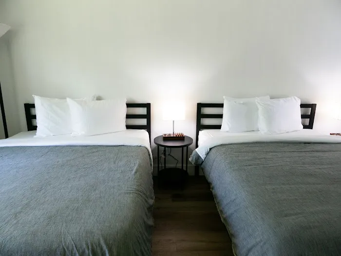 Lagrange Inn & Extended Stay 4