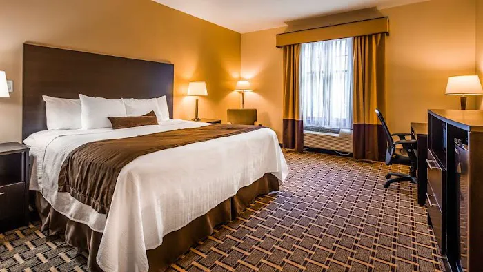 Best Western Plus The Inn & Suites at the Falls 4