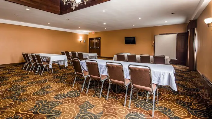Best Western Plus The Inn & Suites at the Falls 4