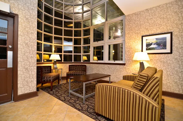 Best Western Plus The Inn & Suites at the Falls 4