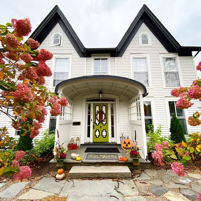 Twin Gables of Woodstock 4