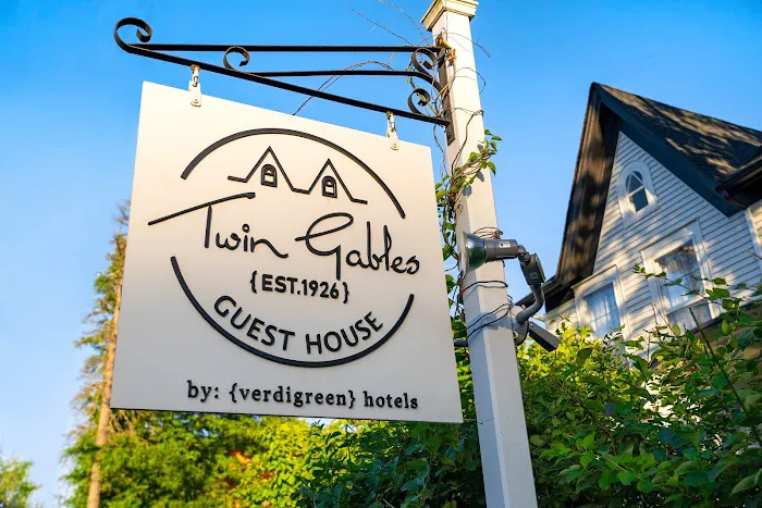 Twin Gables of Woodstock 4