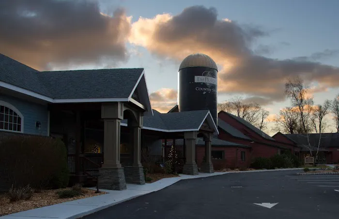 Emerson Resort & Spa 4