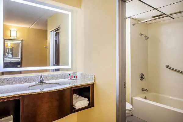 Howard Johnson by Wyndham Saugerties 4