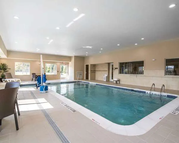 Comfort Inn 4