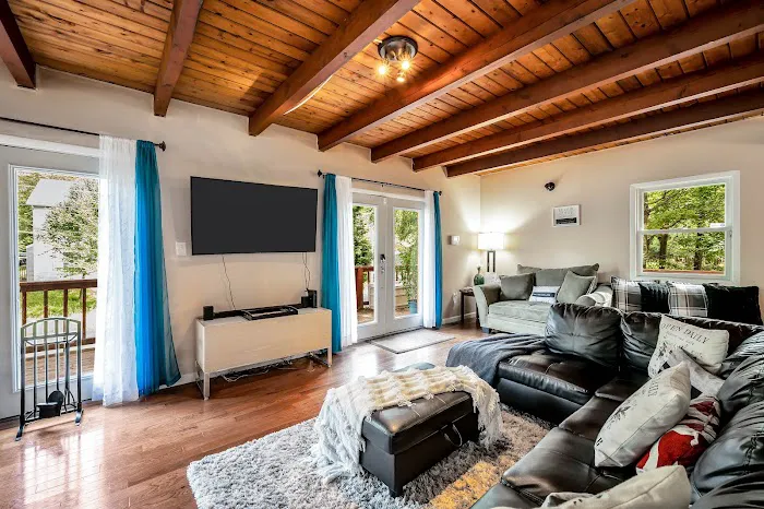 Chico's Chalet 4