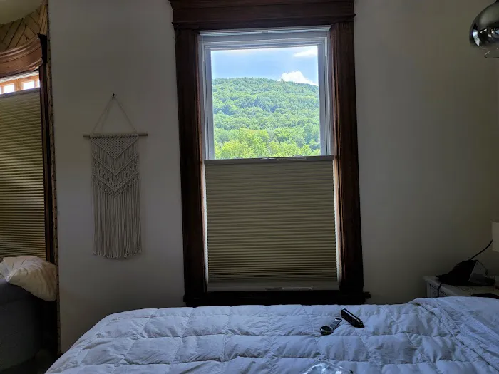 Shadowcrest Guest House 4
