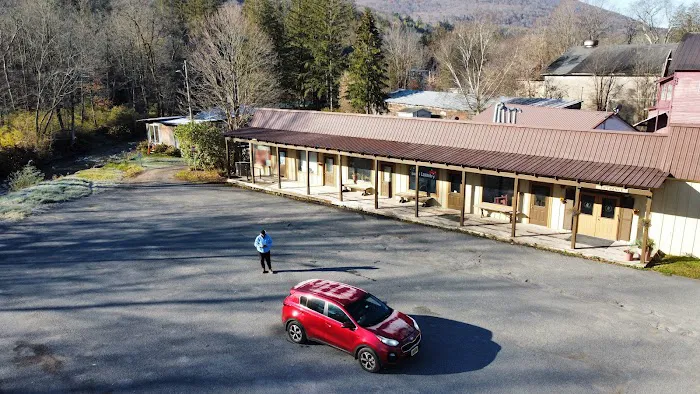 Shadowcrest Guest House 4