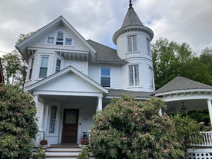 Shadowcrest Guest House 4
