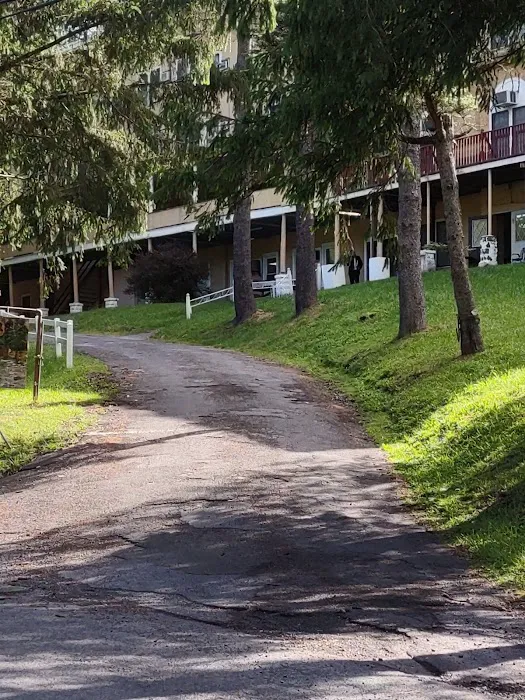 Oppenheimer's Regis Hotel 4