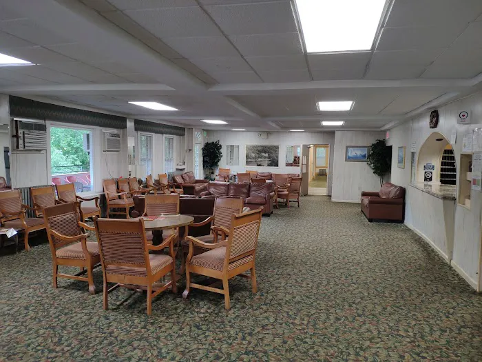 Oppenheimer's Regis Hotel 4