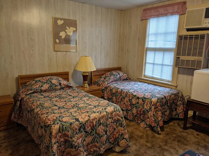 Oppenheimer's Regis Hotel 4